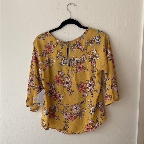 Floral Top - good with jeans for work! - Picture 2 of 2